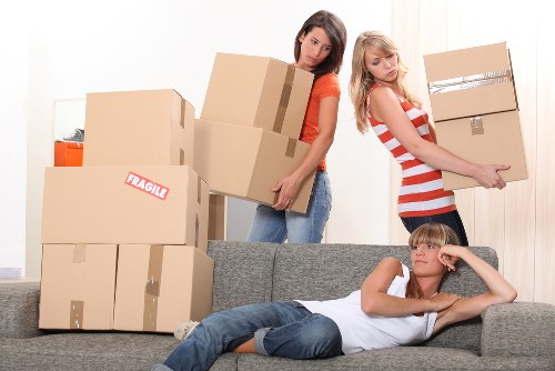 Packing and loading help for North Sheen moving customers