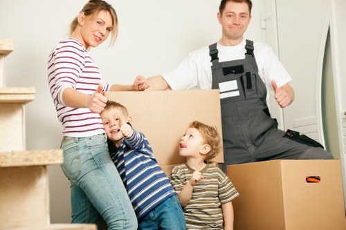 Moving day logistics and unloading service in North Sheen